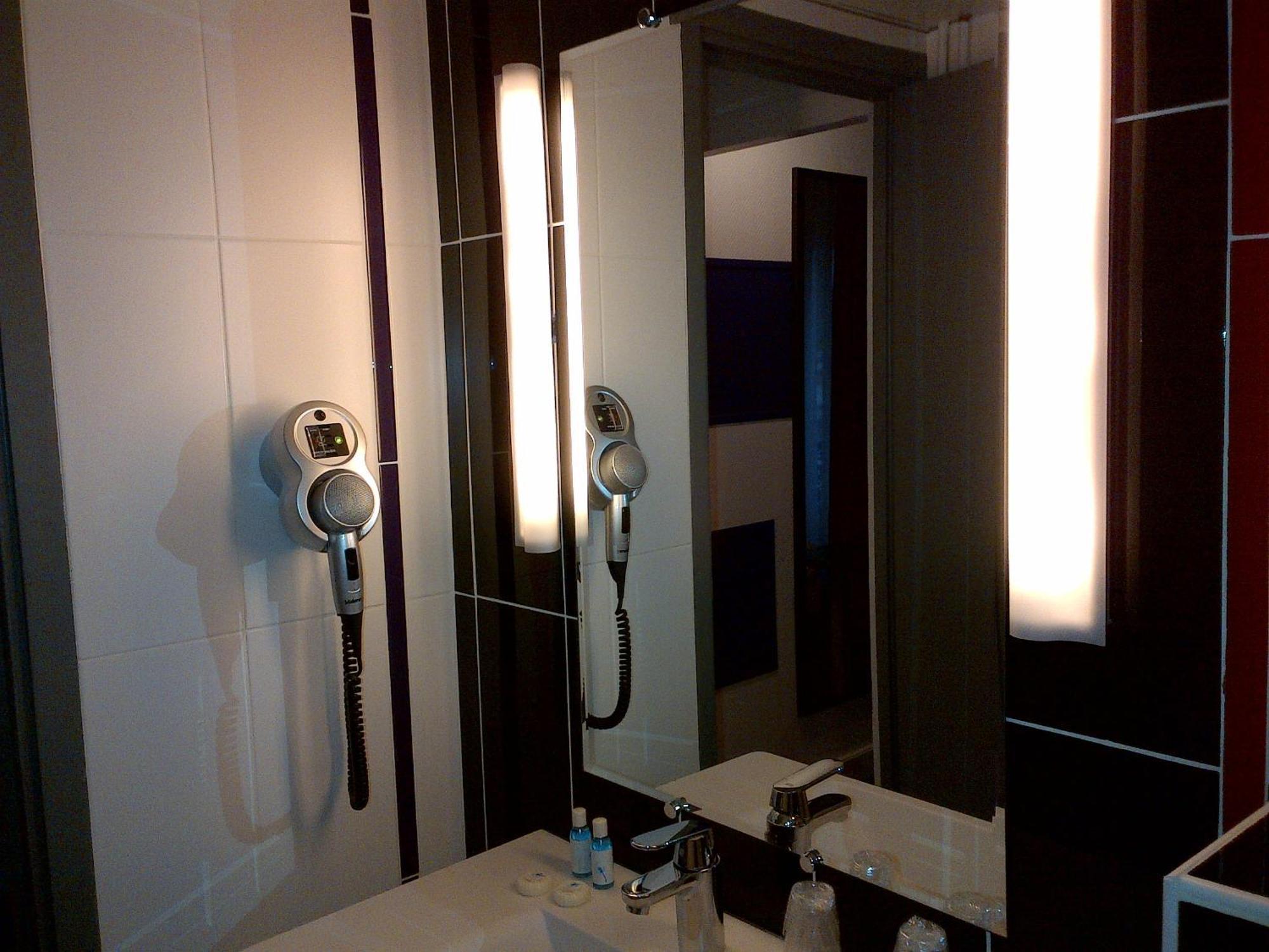 Ibis Styles Paris Pigalle Montmartre Bagian luar foto