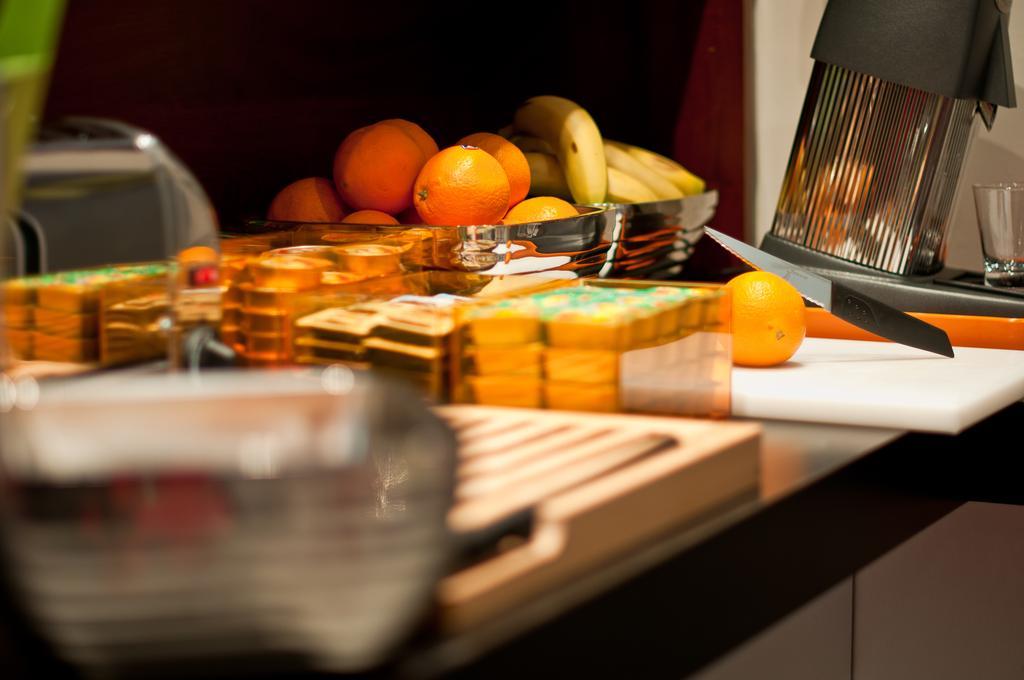 Ibis Styles Paris Pigalle Montmartre Bagian luar foto